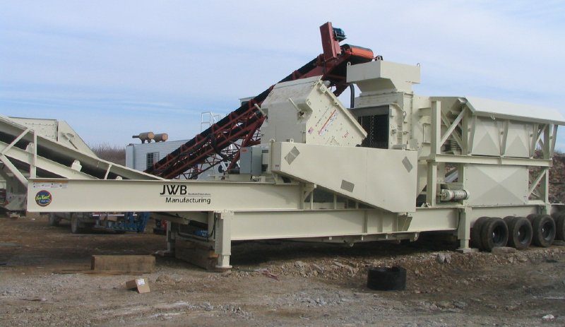 JW-Bell_Cedar-Rapids-Iowa_Equipment_Impact-Crushers_Custom-Solutions-1316-with-feeder-and-intake