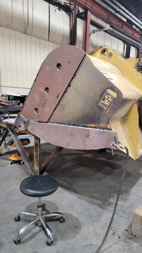 JW-Bell_Cedar-Rapids-Iowa_Parts-Service_Loader-Bucket-Truck-Bed-Refurbishing-20220323_091436